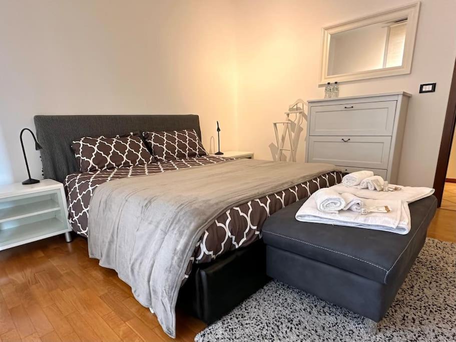 Apartamento Casa Spezia - Metro Vicina, Wi-Fi Rapido & Netflix Turín Exterior foto